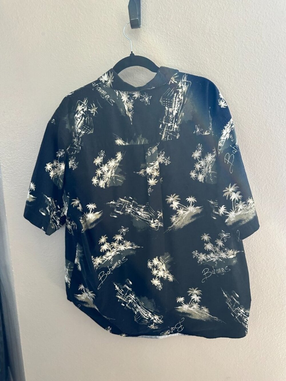 Puritan Mens Bahamas Hawaiian Print Short-Sleeve Button-Up Shirt Black Tropical